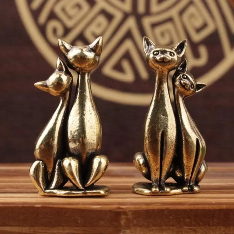 Intertwined Cat Sculpture – Vintage Brass-Style Decorative Figurine for Home, Office & Gifting