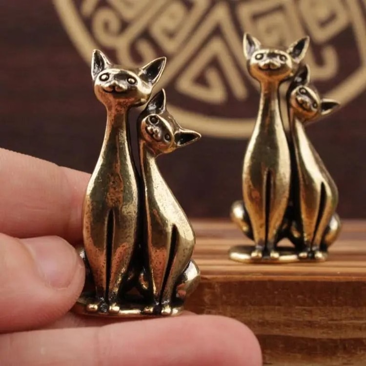 Intertwined Cat Sculpture – Vintage Brass-Style Decorative Figurine for Home, Office & Gifting