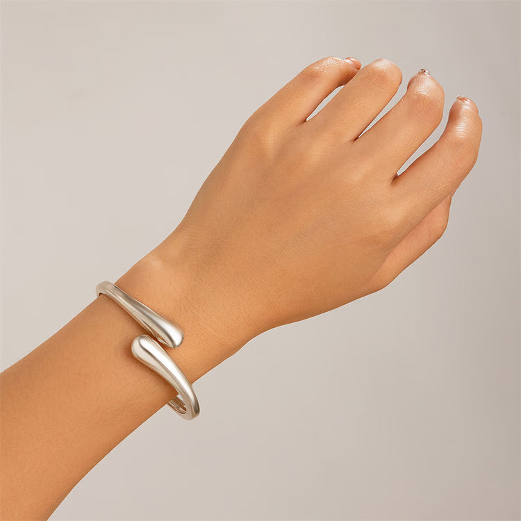 Sculpted Waterdrop Cuff Bracelet for Women – Chunky Gold & Silver Open Bangle