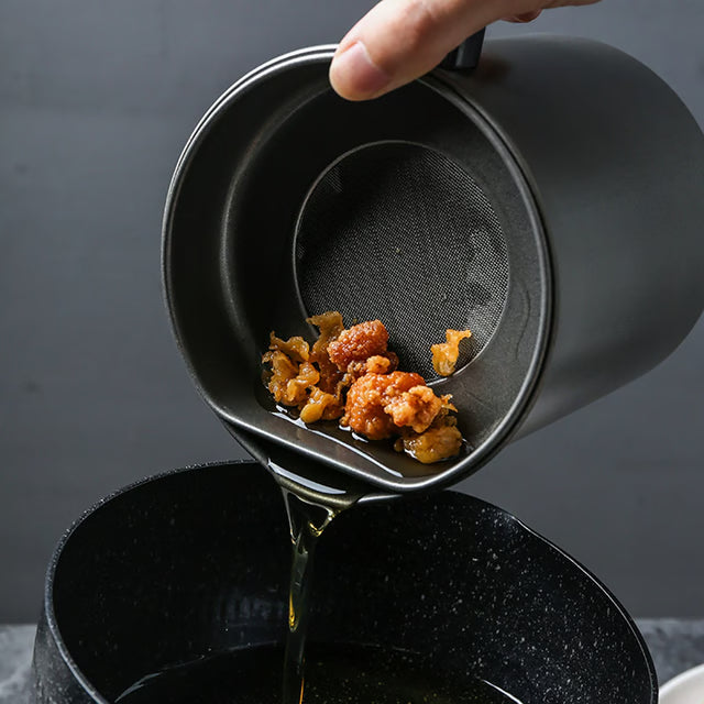 Bacon Grease Container with Fine Mesh Strainer